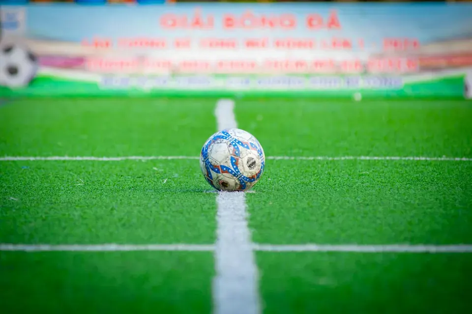 Contract Renewals vs New Signings: Squad Building Dilemmas